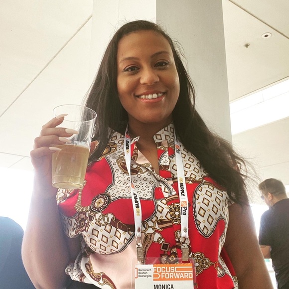 Meet your Posher, Monica - Picture 1 of 1